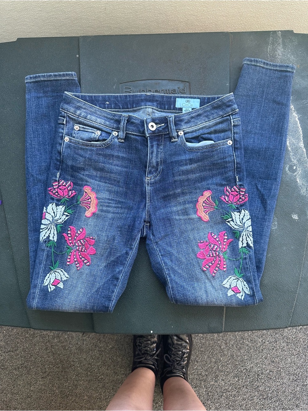 Cece Embroidered Floral Blue Women’s Jeans